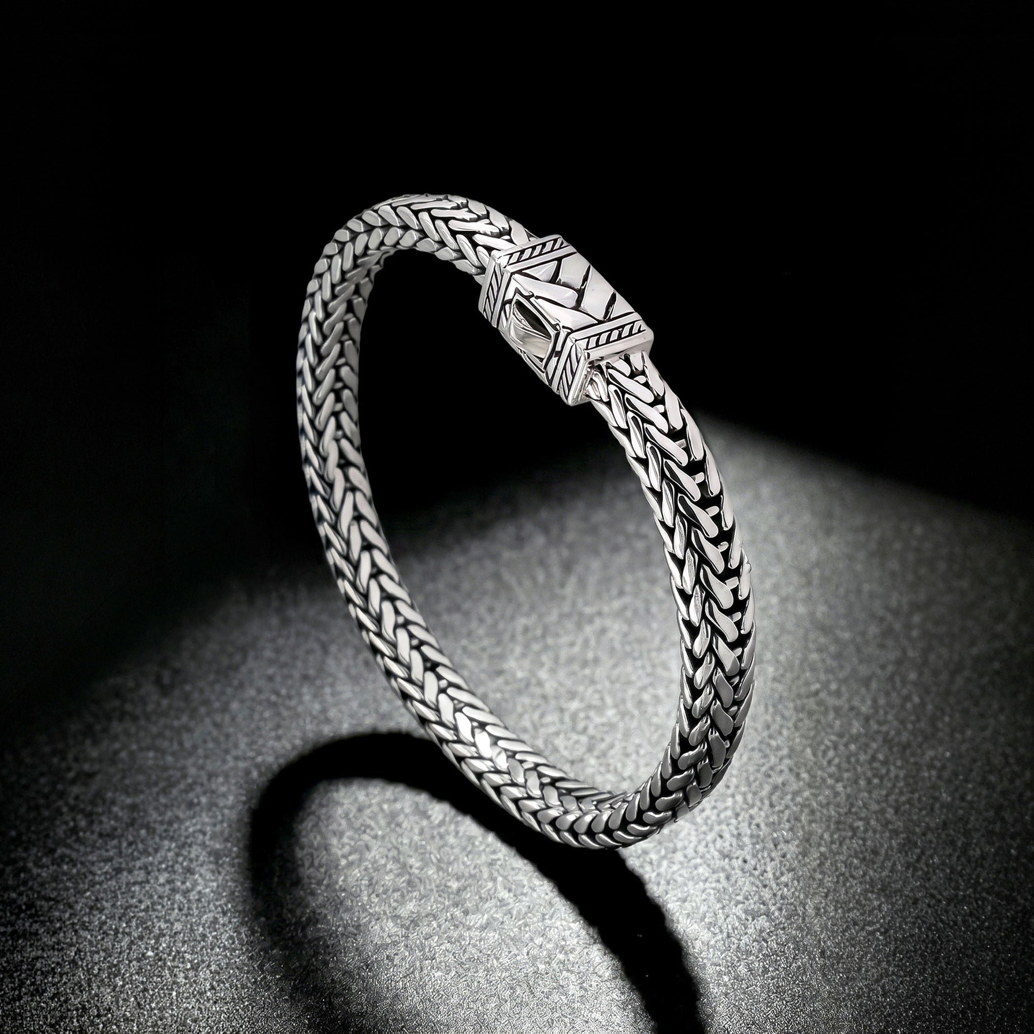 なとり 行進 Silver Bracelet Axiom